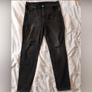 Women’s RISEN Black distressed skinny jeans - size 1x
